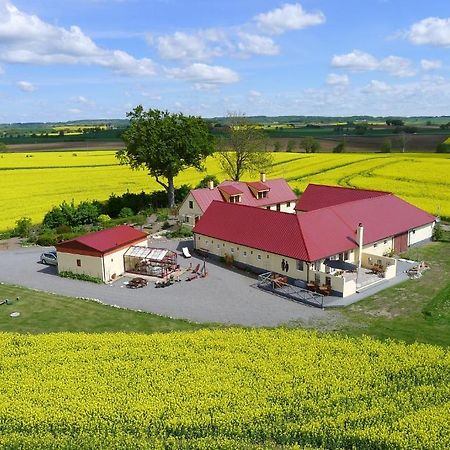 Hylteberga Gard Bed & Breakfast Skurup Buitenkant foto