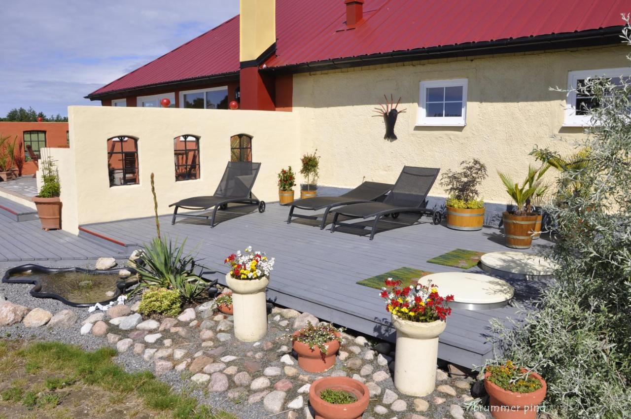 Hylteberga Gard Bed & Breakfast Skurup Buitenkant foto