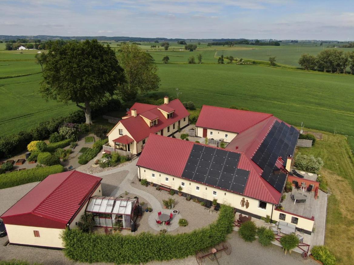 Hylteberga Gard Bed & Breakfast Skurup Buitenkant foto