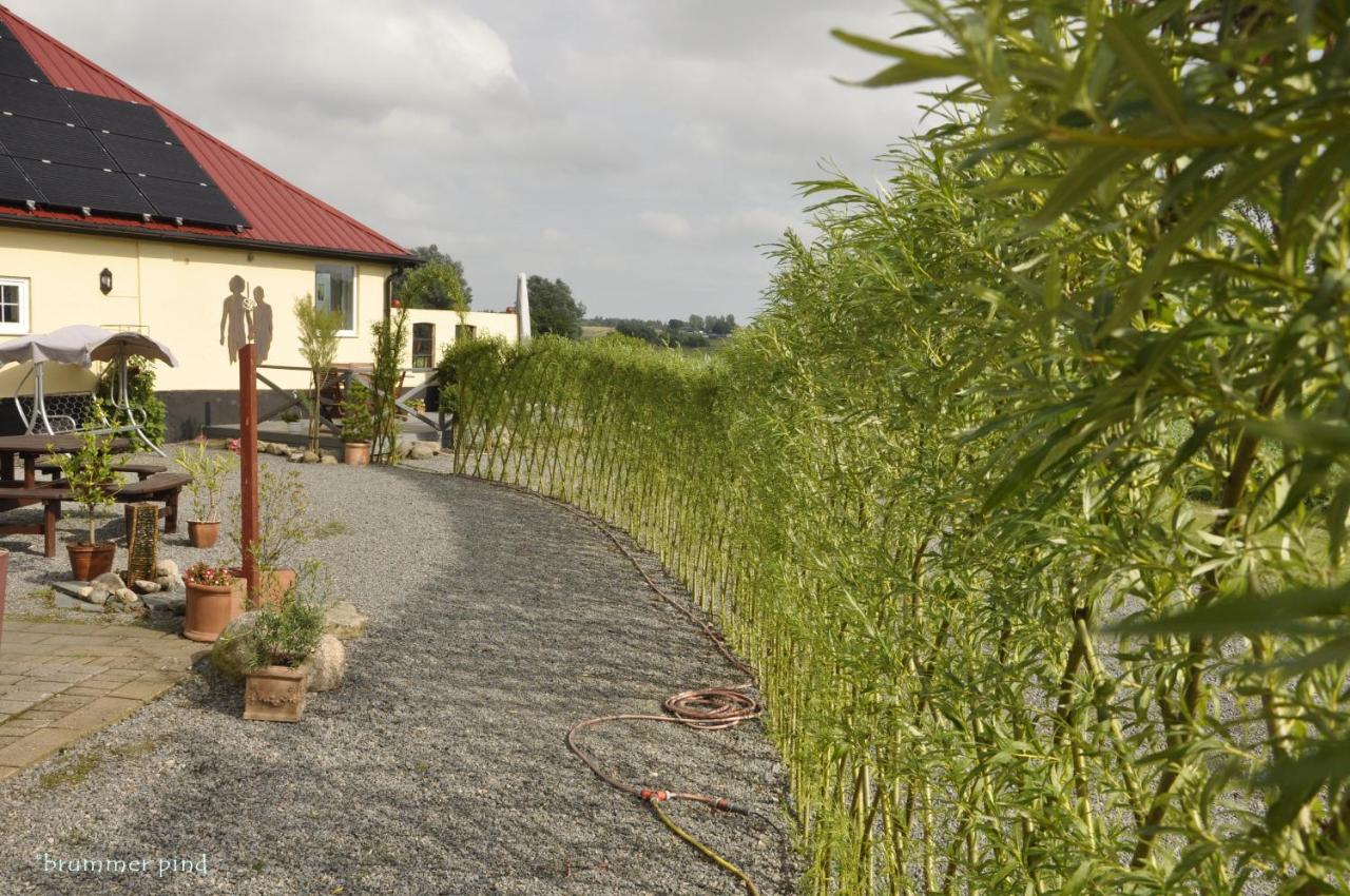 Hylteberga Gard Bed & Breakfast Skurup Buitenkant foto